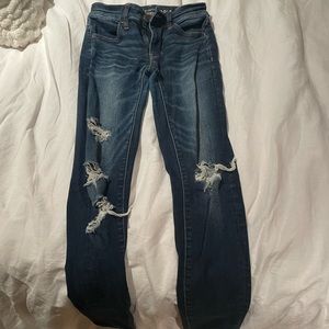 Womens like new High rise ripped jeans